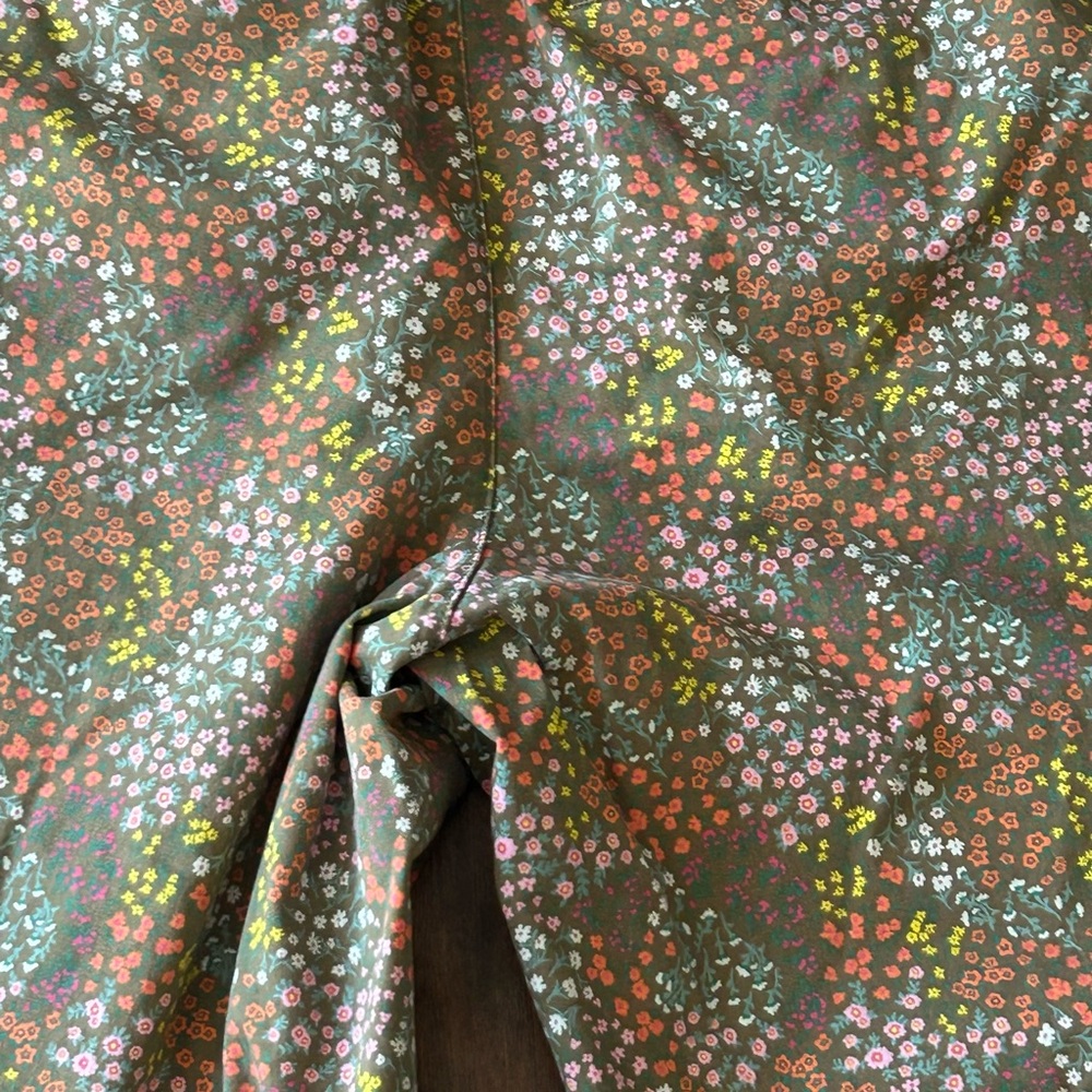 Lands End womens midrise size 20W gray/green floral shorts EUC - Picture 6 of 8